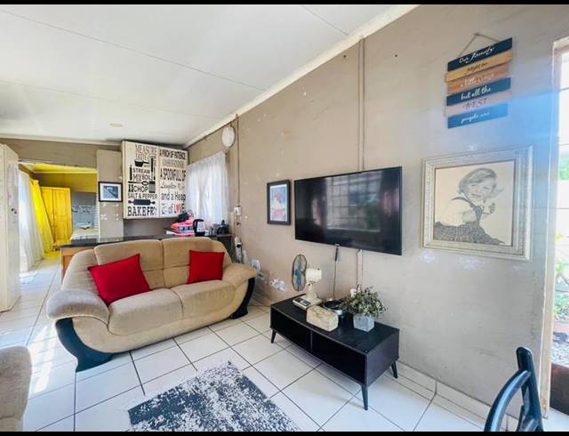 4 BEDROOM HOUSE FOR SALE IN SELCOURT